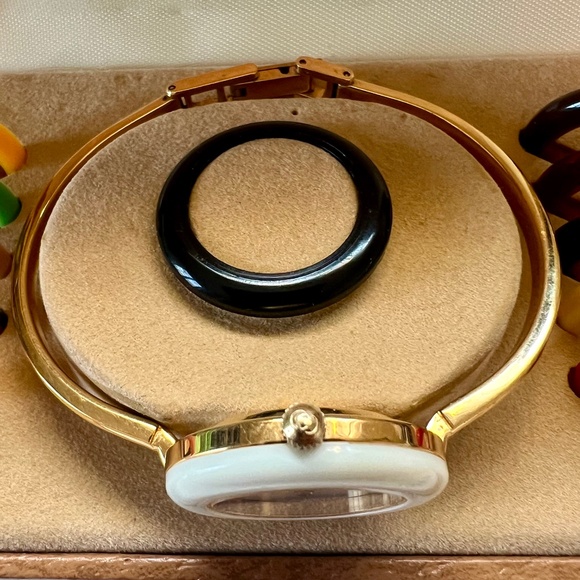 Vintage Gucci 1100L Bangle Watch Set – 12 Interchangeable Bezels, Original Box - Picture 4 of 16